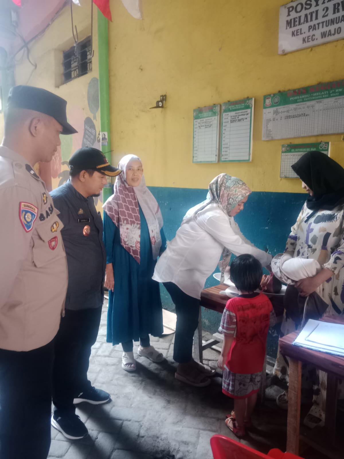 Gambar Kegiatan Posyandu RW 02 Kelurahan Pattunuang kec wajo yg dipantau langsung bapak Lurah/ibu tim Penggerak PKK Kelurahan dan Bhabinkamtibmas Kelurahan